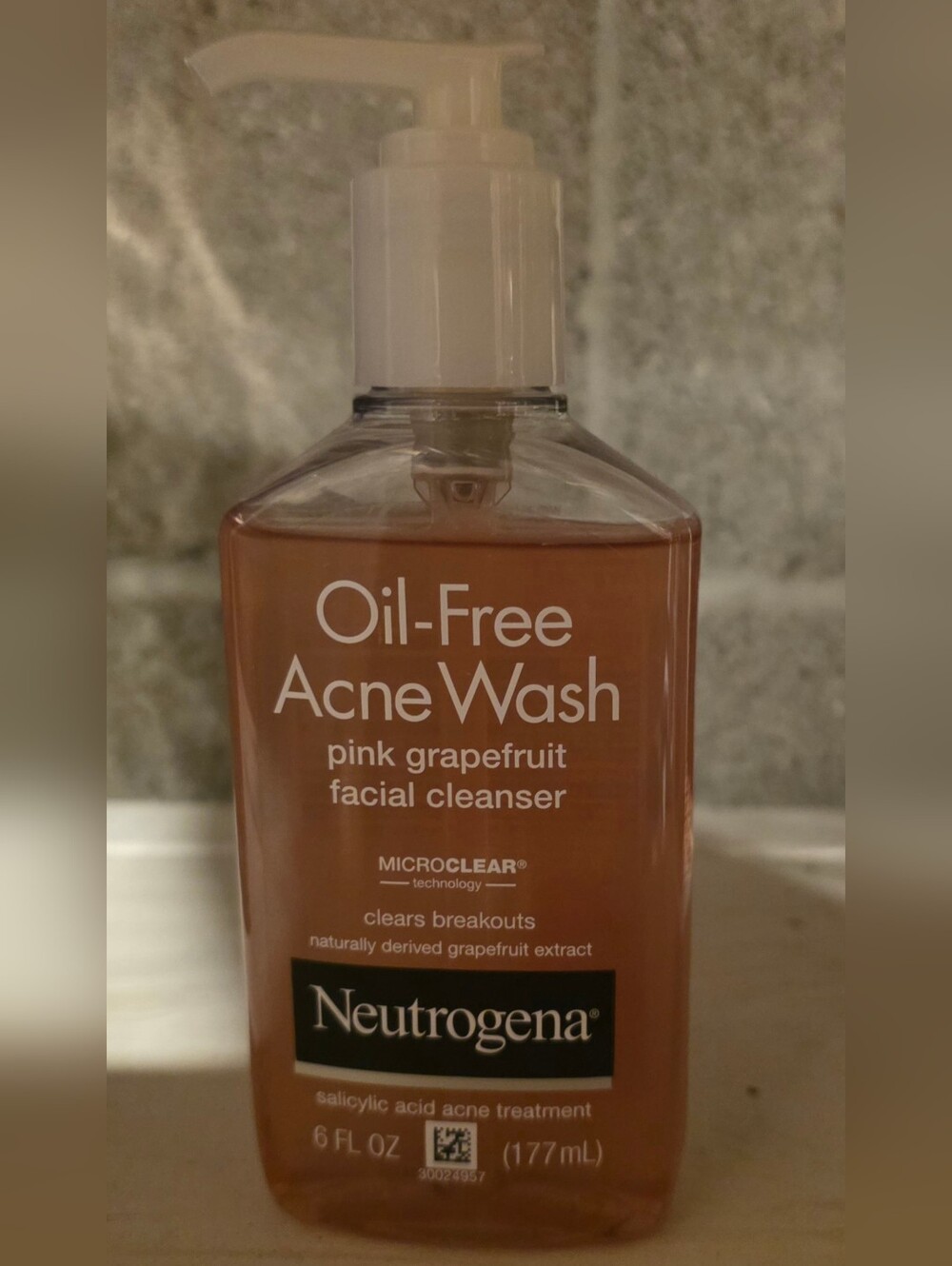 Neutrogena Oil-Free Acne Wash Pink Grapefruit Cleanser - Pink/White Accents